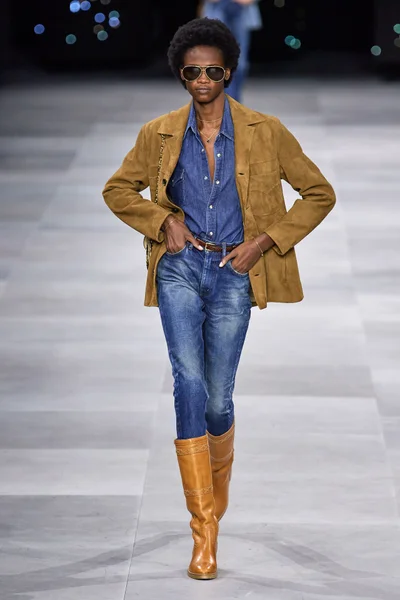 Look 43